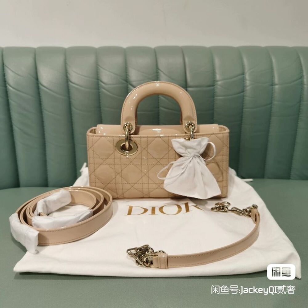 Dior Women Pre-Loved Bag Very Good Condition